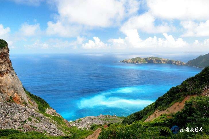 Okuzure Bay Cliff