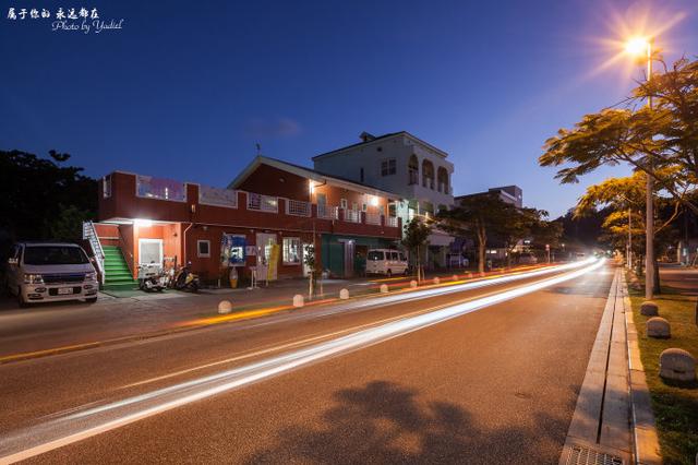 The streets at nightfall