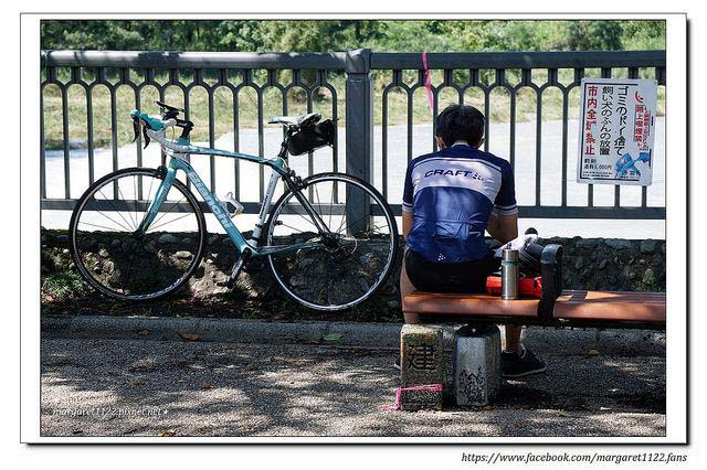 Cyclists will ride along the riverbank to Shinjuku