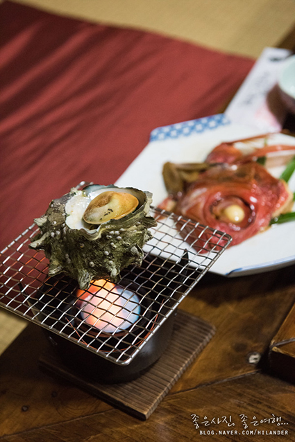 Sea bream and conch shell dishes