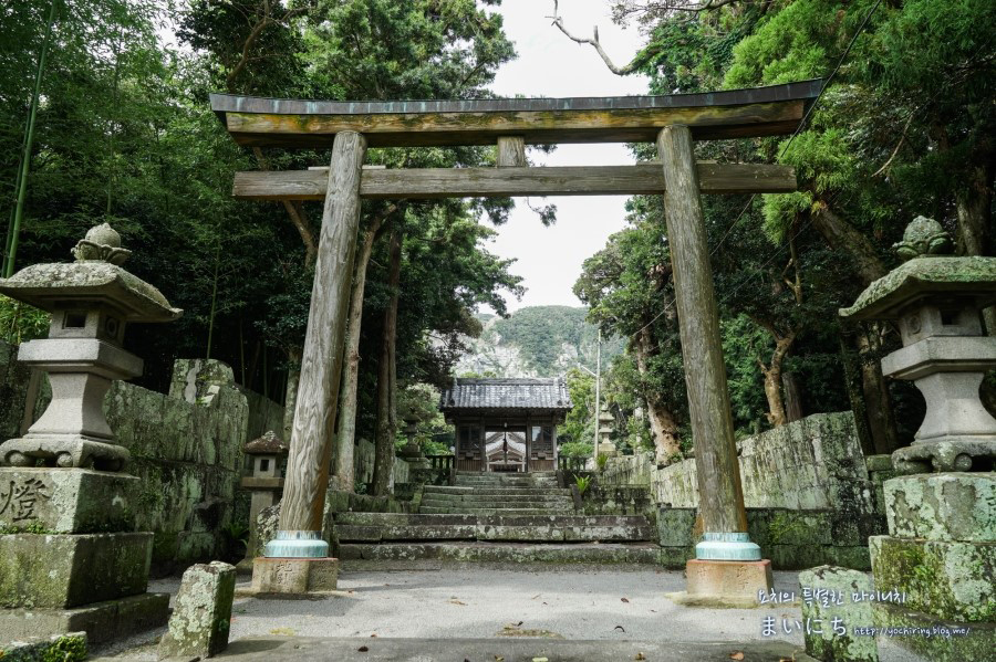 Jusansha Shrine (十三社神社)