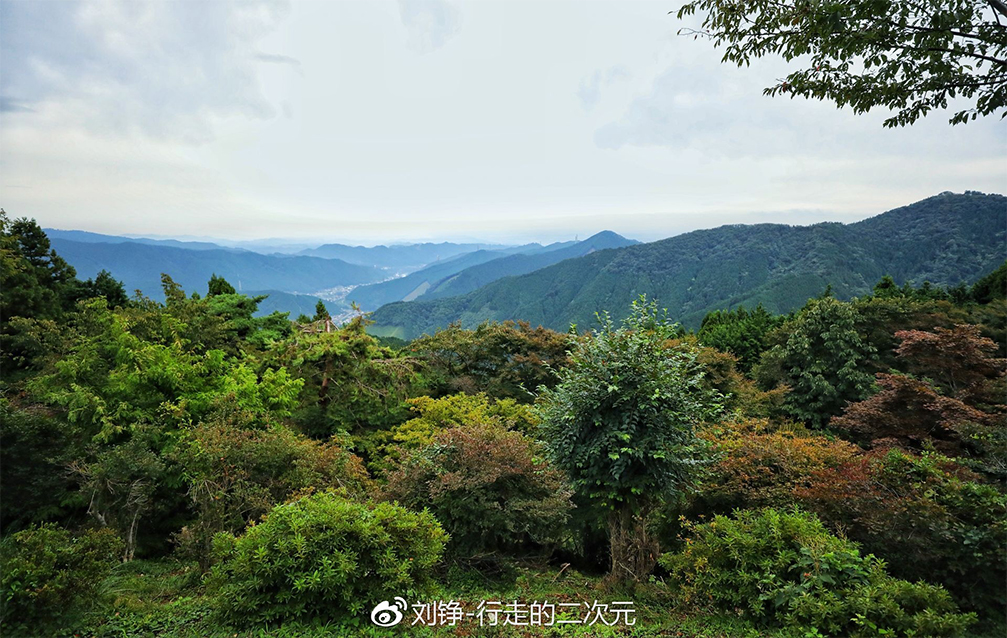 The approach to Musashi Mitake Shrine