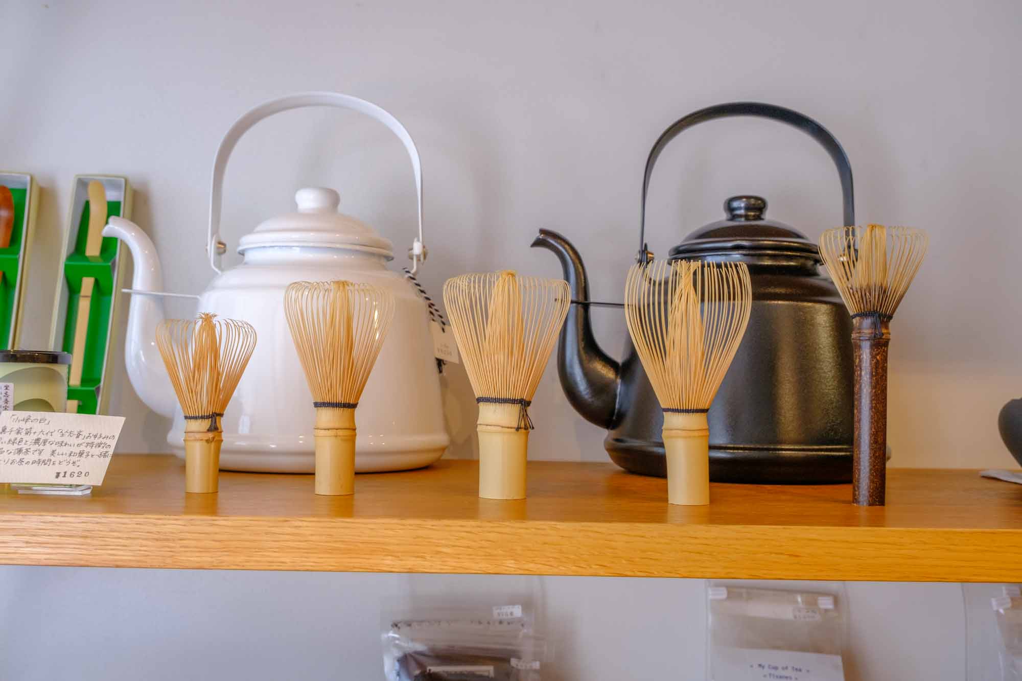 日本茶のワークショップも開催するオーナーが選んだ茶道具
