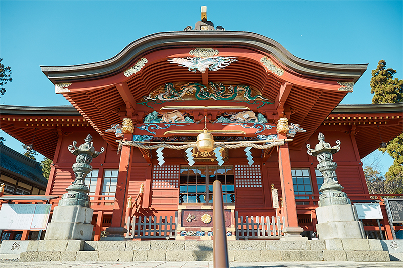 元禄13（1700）年に5代将軍・徳川綱吉の命によって造営された由緒ある幣殿・拝殿。