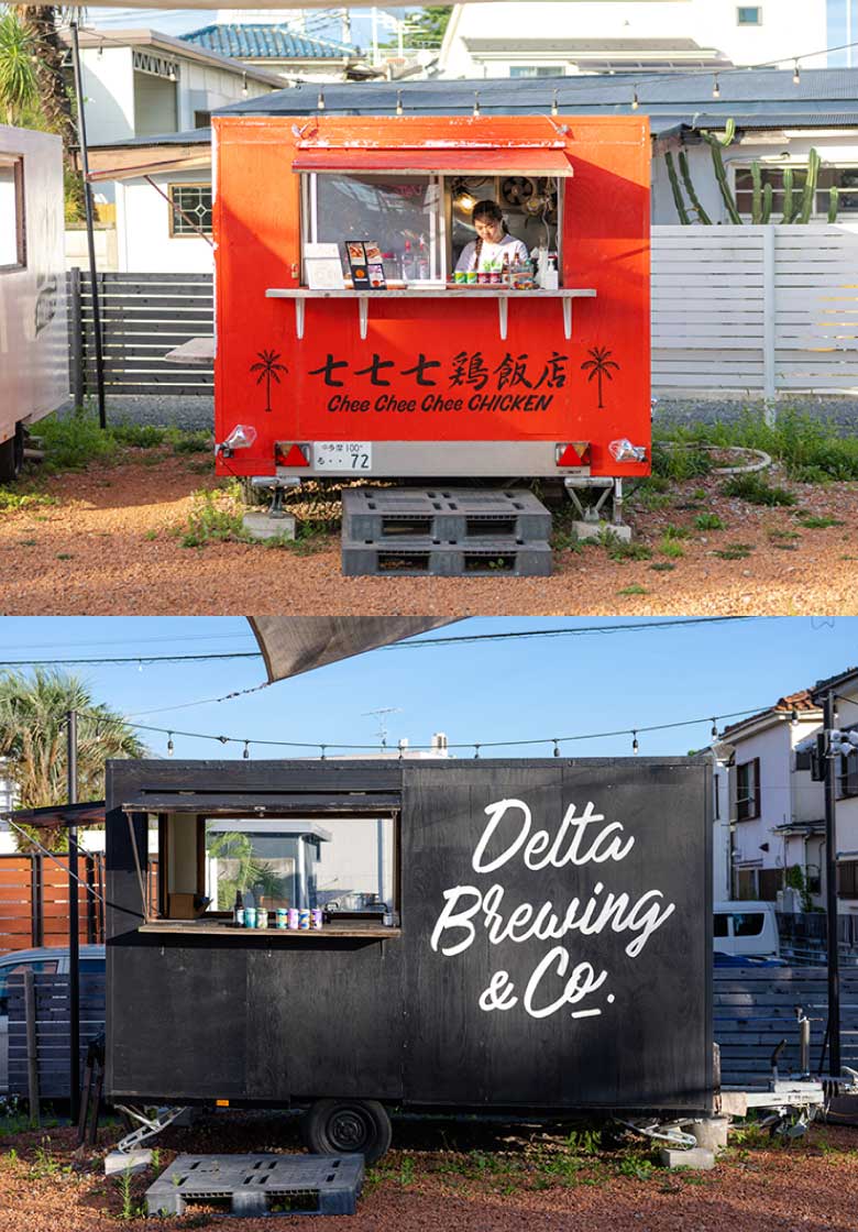Chee Chee Chee CHICKEN／七七七鶏飯店の真っ赤なトレーラーとデルタ ブルーイング アンド カンパニーの真っ黒なトレーラーの写真